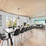 Irlin - 800m From The Sea By Interhome