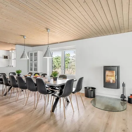 Irlin - 800m From The Sea By Interhome