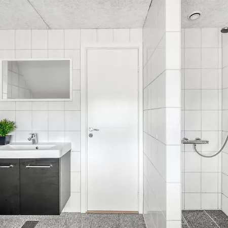 Irlin - 800m From The Sea By Interhome *